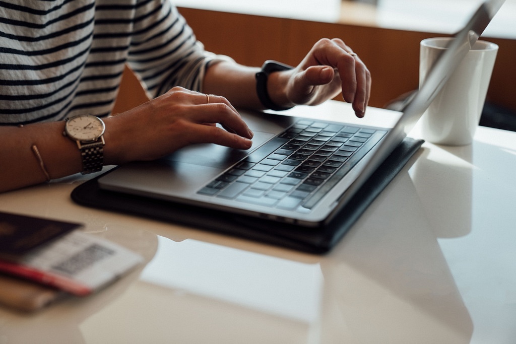 Le Petit Analyste - Summer Internship : Les Tests Online 